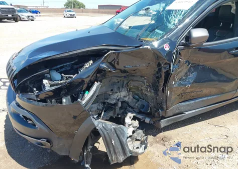 2016 Jeep Cherokee Trailhawk from USA, damaged, VIN 1C4PJMBS6GW123827